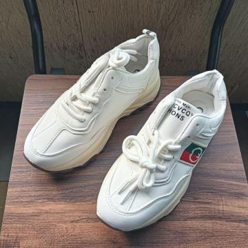 Vi 22.5cm fB[X Xj[J[ zCg V[Y C JWA