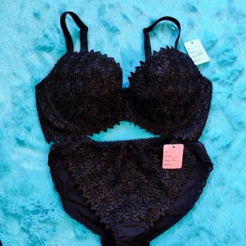 ゴージャス刺繍レースがエロ可愛ッ。。。D80×L。。グラマラスブラジャー&ショーツセット。大きいサイズグラマー。。ブラック黒。