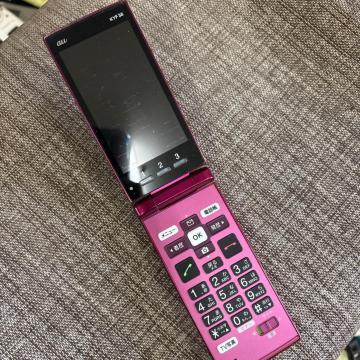 au KYOCERA ���񂽂�P�[�^�C KYF38 ���C�����b�h �K���P�[ �t�B�[�`���[�t�H��