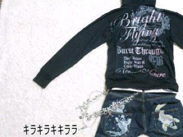 【Clash Ahead】《New》フード裏チェック柄*ロゴ箔パーカー<ブラックM>