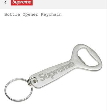 supreme�L�[�z���_�[