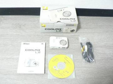Nikon �f�W�^���J���� COOLPIX L2�E���i�E�����I
