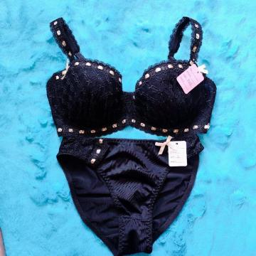 リボン通しがエロカワッ。。F85×L。。小悪魔ブラジャー&ショーツセット。。グラマー大きいサイズ
