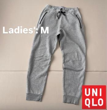 �����i�󂠂�yUNIQLO�z���f�B�[�X �X�E�F�b�g �W���K�[�p���c M