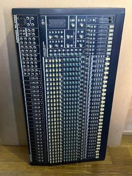 BEHRINGER EURODESK MX3282A�@�W�����N�@