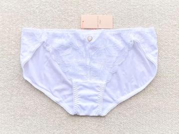 Triumph AMOSTYLE �V���[�c M�T�C�Y �z���C�g