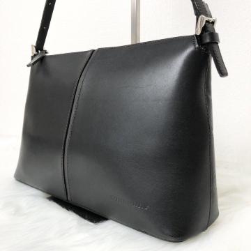 BURBERRY �o�[�o���[ �V�����_�[�o�b�O �Z�~�V�����_�[ �����V�����_�[ �n���h�o�b�O �t�H�[�}�� �m�o�`�F�b�N �u���b�N