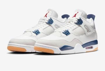 NIKE SB ~ AIR JORDAN 4