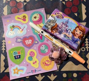 サーティワン非売品ステッカー★ペン ヘアピン ティッシュセット