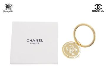 �V���l�� �m�x���e�B �X�}�z�����O �����O�X�^���h 2023 CC �R�R�}�[�N CHANEL BEAUTE �y���K�i�z