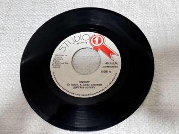STUDIO 1 RECORDS SUPER & SLEEPY - ENEMY 7�C���` ���R�[�h 45RPM