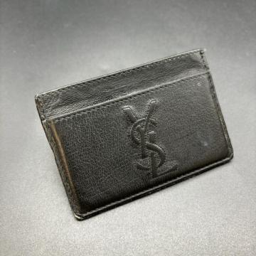  Yves Saint Laurent CET[ pXP[X