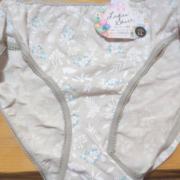 新品衣類 グレーの花柄 LL