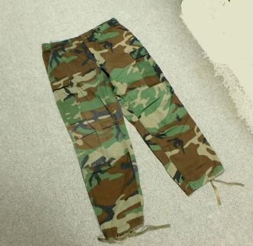 Ebhh gEU[ pc  ~^[ Õi ČR  AJ MEDIUM REGULAR
