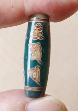 チベット 六字真言天珠 観音菩薩