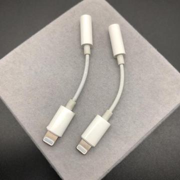  Apple Abv Lightning CgjO P[u A1749 2{