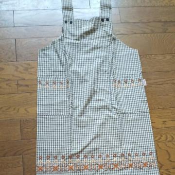アクロンで洗いましたが着用無し エプロン