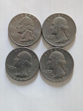 �A�����J�̃N�H�[�^�[4��