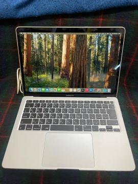 MacBook Air 13�C���` 2020�N���f���bIntel Core i3�b8GB�b256GB�b����m�F�ρE��������