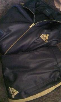 �����ҏ�������adidas���U-���W��-�W�㉺�Z�b�g���Ȃ肨���ł�(*^^*)