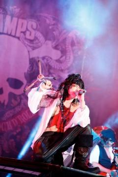 VAMPSHYDE۴ ݸ߲ڰް 40ʰ