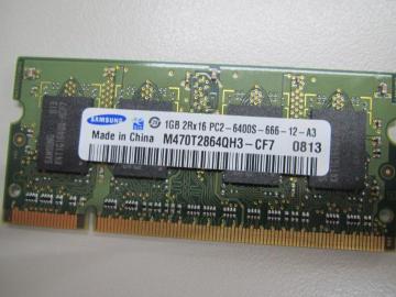 SAMSUNG  M470T2864QH3-CF7 PC2-6400S 1GB
