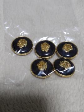 �������ȃ{�^����5�Z�b�g�����Õi