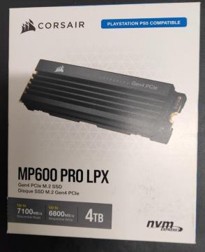 CORSIAR 内臓SSD 4TB