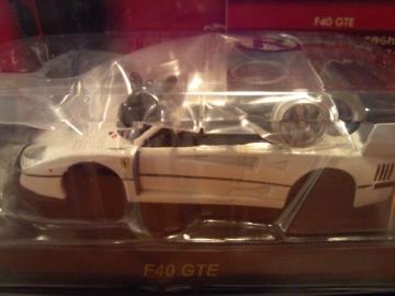 ̪װ8NEO F40 GTE ݸ聚