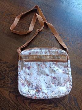 LeSportsac�����߃V�����_�[���Ǖi�����X�|�[�g�T�b�N������������