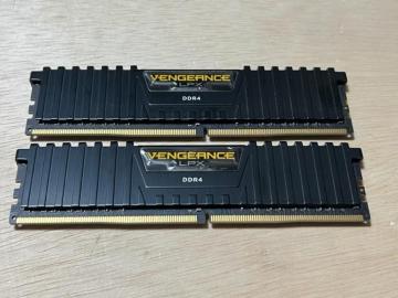 CORSAIR V-ENGEANCE LPX DDR4 16GB(8GB×2) 中古品