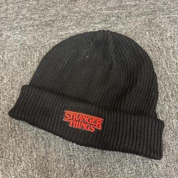GU �W�[���[ STRANGER THINGS �r�[�j�[ �j�b�g�X �u���b�N