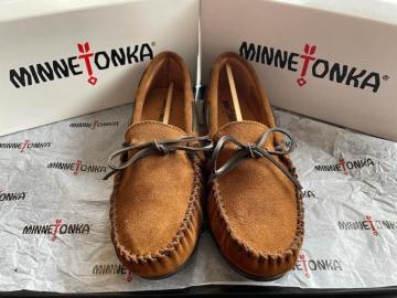 Vi@MINNETONKA ~lgJ 913 CLASSIC MOC DUSTY BROWN SUEDE JV@28.5cm