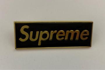Supreme Box Logo Pin Badge  �S�[���h �s���o�b�W