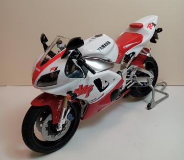 ^~oCNvfi1/12}nYZF-R1