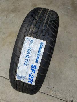 uaXg SF270@165/70R121{