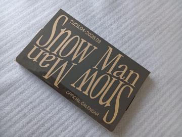 ��Snow Man OFFICIAL CALENDAR�@���V�i�@��2025.4-2026.3