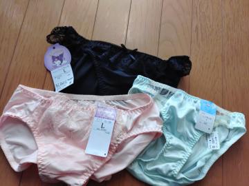 �k�T�C�Y�̃V���[�c3��