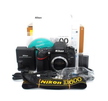 FXフォーマット、2400万画素の高画質♪Nikon D600 ボディ♪
