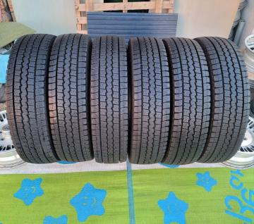 �o���a�I205/80R17.5 120/118 LT  DUNLOP WINTER MAXX LT03�o���R 2015�N��