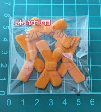 ハンドメイドパーツ リボン型フロッキービーズ オレンジ4個 未使用品