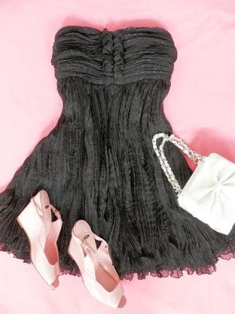 LIMITTLESLUXURY黒ラメプリーツベアキャミワンピドレス < 女性ファッション LIMITTLESLUXURY黒ラメプリーツベアキャミワンピドレス < 女性ファッションの