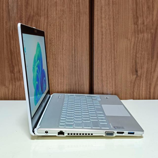 FUJITSU LIFEBOOK Corei5 ������12GB SSD512GB Web�J���� DVD  Windows11 �� PC�{��/���Ӌ@��� 