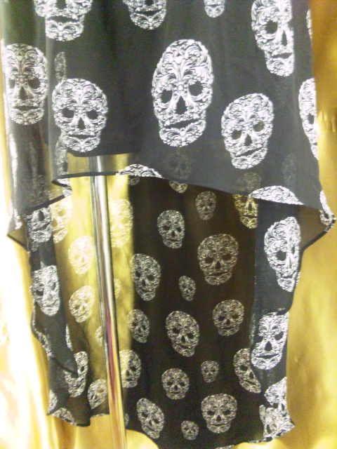 ★H&M★渋い&セクシー★後ろ長い★テールラインスカート★S-M < ブランド  ★H&M★渋い&セクシー★後ろ長い★テールラインスカート★S-M < ブランドの