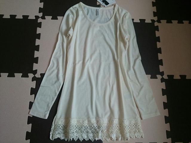 新品タグ付き☆裾レース長袖トップス★カットソー☆アイボリー★ < 女性ファッション  新品タグ付き☆裾レース長袖トップス★カットソー☆アイボリー★ < 女性ファッションの