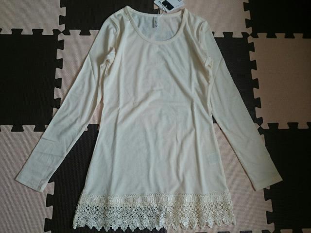 新品タグ付き☆裾レース長袖トップス★カットソー☆アイボリー★ < 女性ファッション  新品タグ付き☆裾レース長袖トップス★カットソー☆アイボリー★ < 女性ファッションの