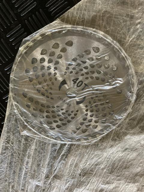 タイヤ付きエンジン草刈機 52cc 新型 手押し草刈り機 チップソーおまけ付き < ペット/手芸/園芸  タイヤ付きエンジン草刈機 52cc 新型 手押し草刈り機 チップソーおまけ付き < ペット/手芸/園芸の