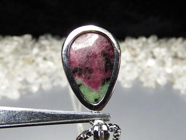 一点物天然石ルビーインゾイサイト925銀ペンダントネックレス810-601 < 女性アクセサリー/時計  一点物天然石ルビーインゾイサイト925銀ペンダントネックレス810-601 < 女性アクセサリー/時計の