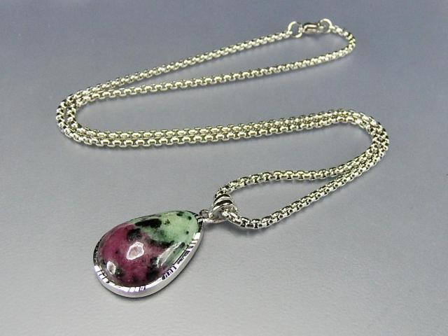 一点物天然石ルビーインゾイサイト925銀ペンダントネックレス810-601 < 女性アクセサリー/時計  一点物天然石ルビーインゾイサイト925銀ペンダントネックレス810-601 < 女性アクセサリー/時計の