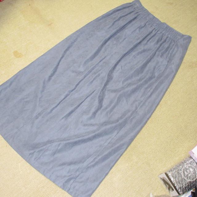 未使用☆飾りボタン付きロングスカート(ブルーグレー系) < 女性ファッション  未使用☆飾りボタン付きロングスカート(ブルーグレー系) < 女性ファッションの
